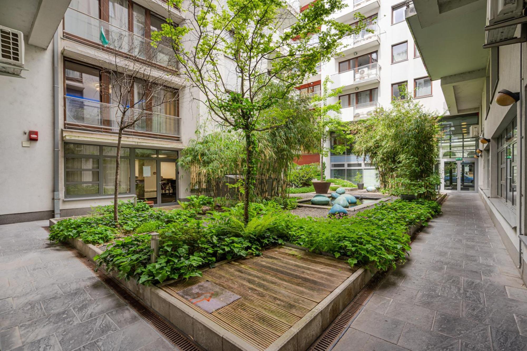 Home Of Serenity - 2 Bdr, Free Parking And Terrace Budapest Kültér fotó